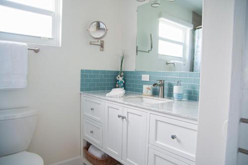 Photo #3 of The Tropical Breeze Cottage in Sand Bluff, Cayman Islands