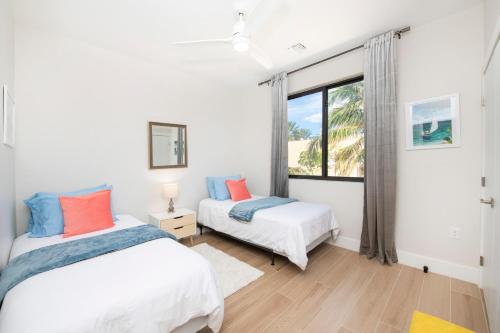 Photo #2 of Silver Reef 2 Oceanfront Condo in North Side, Cayman Islands