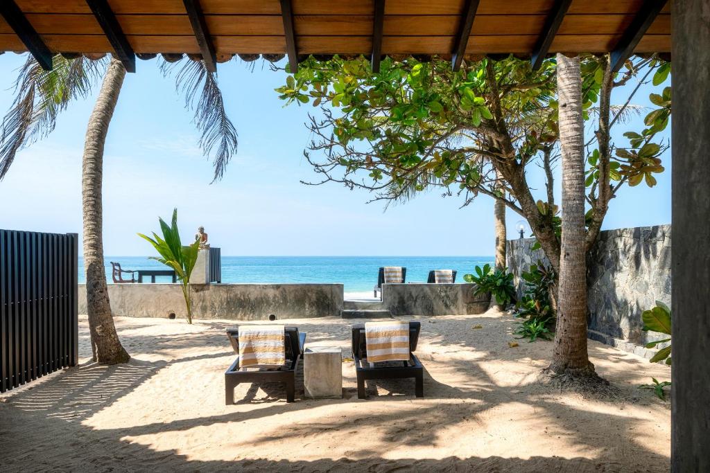 Photo of Red Parrot Beach Villa in Ambalangoda, Sri Lanka