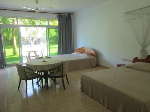 Photo #2 of Raja Beach Hotel in Balapitiya, Sri Lanka