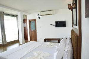 Photo #6 of New Ocean Hill Hotel in Boossa, Sri Lanka
