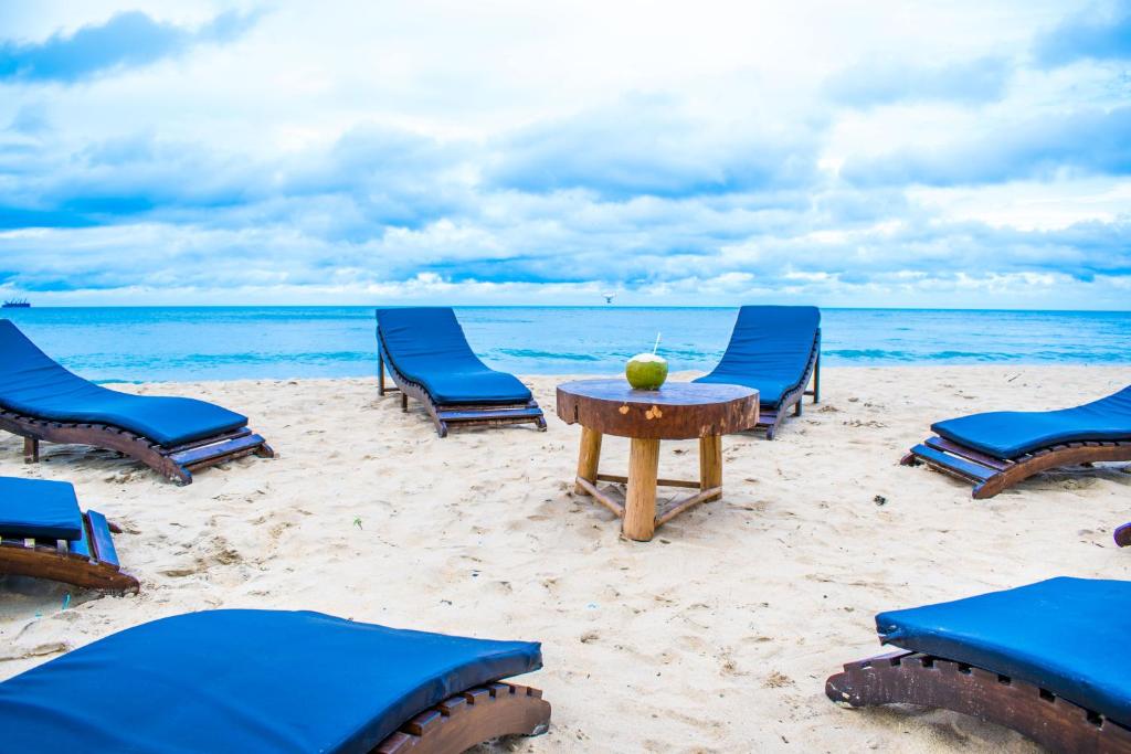 Photo #1 of Omeesha Beach Hotel in Ilanthiadiya, Sri Lanka