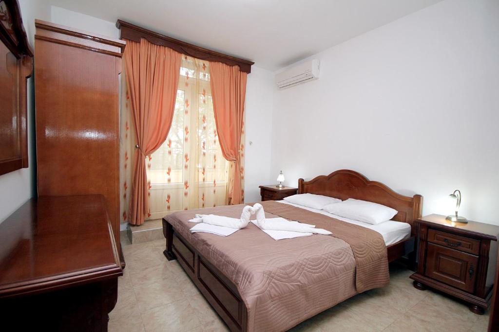 Photo of Apartmani More in Sveti Stefan, Montenegro