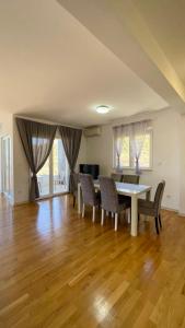 Photo #5 of ElleNata dream by the sea in Pržno, Montenegro