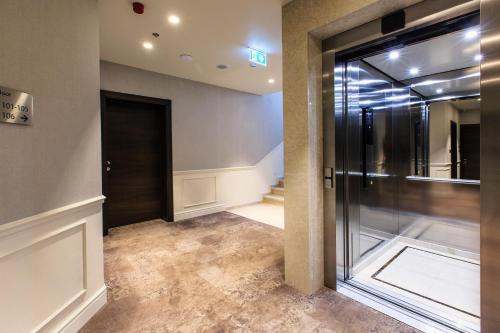 Photo #2 of Hotel California by Aycon in Sveti Stefan, Montenegro