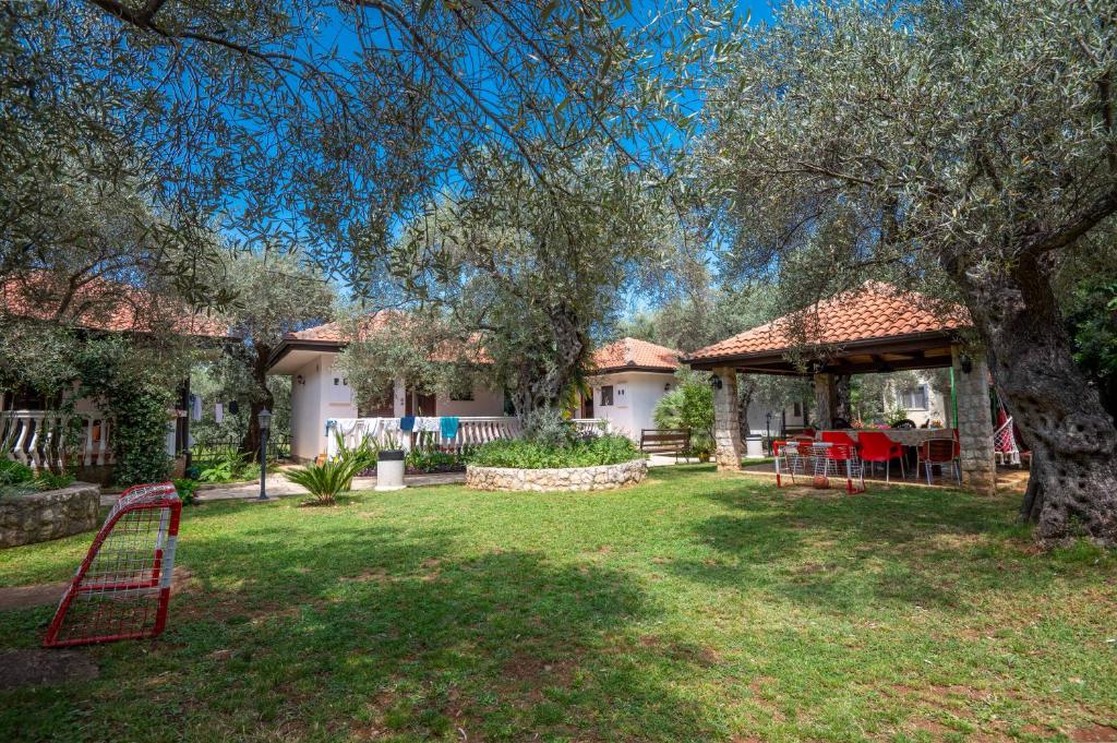 Photo #1 of President Bungalows and Apartments in Utjeha Bušat, Montenegro