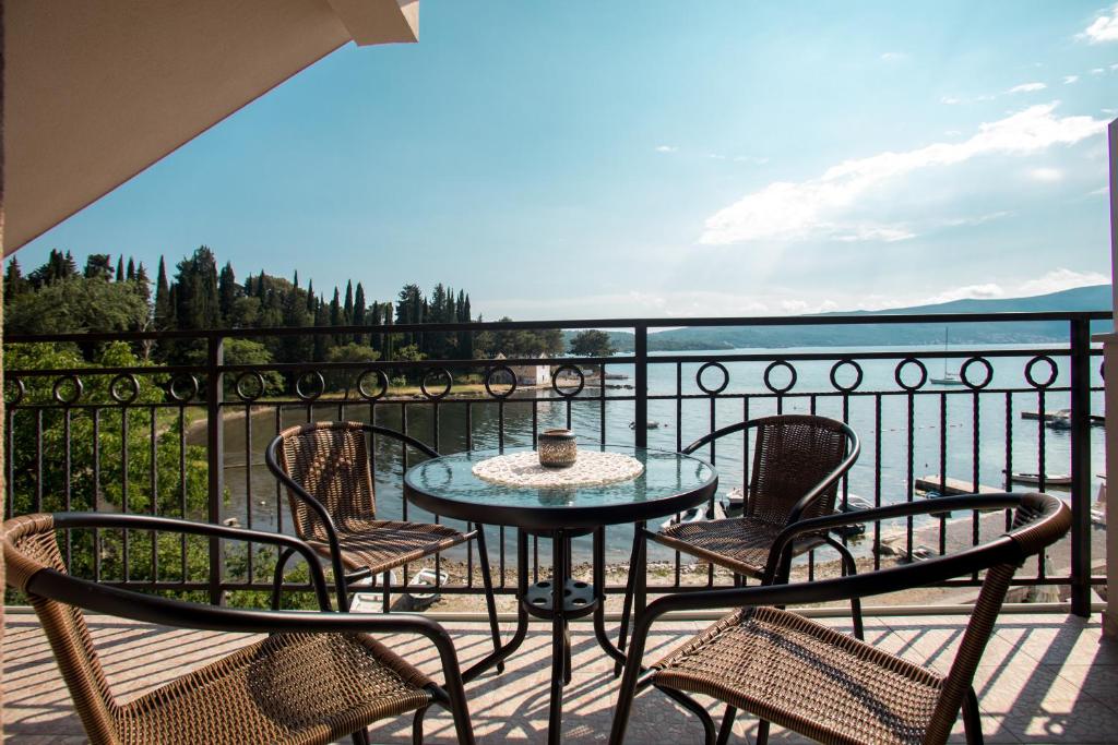 Photo #1 of Apartments LungoMare in TV, Montenegro