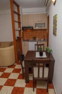Photo #6 of Apartmani Skver Sanja in HN, Montenegro