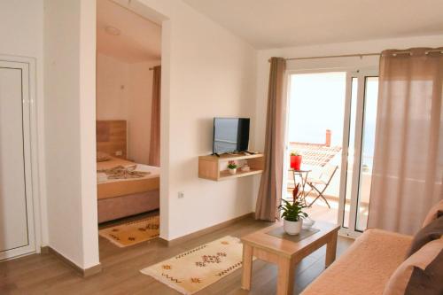 Photo #3 of Studio Apartments Jupo in UL, Montenegro