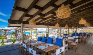 Photo #5 of Front line unit 520 ft2 - 48 m2, on second floor, stunning ocean view in Orient Bay, Saint Martin