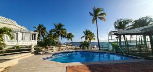 Photo #4 of Bamboo on the beach - Spacious beachfront studio in Nettle Baie, Saint Martin