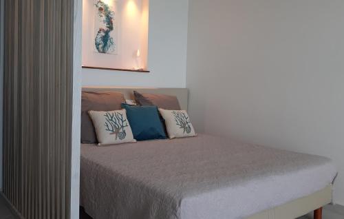 Photo #2 of Studio Blue Sunset in Marigot, Saint Martin