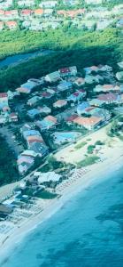 Photo #5 of BOSECRET Superbe sur la plage à Orient Bay Piscine NEW in Orient Bay, Saint Martin