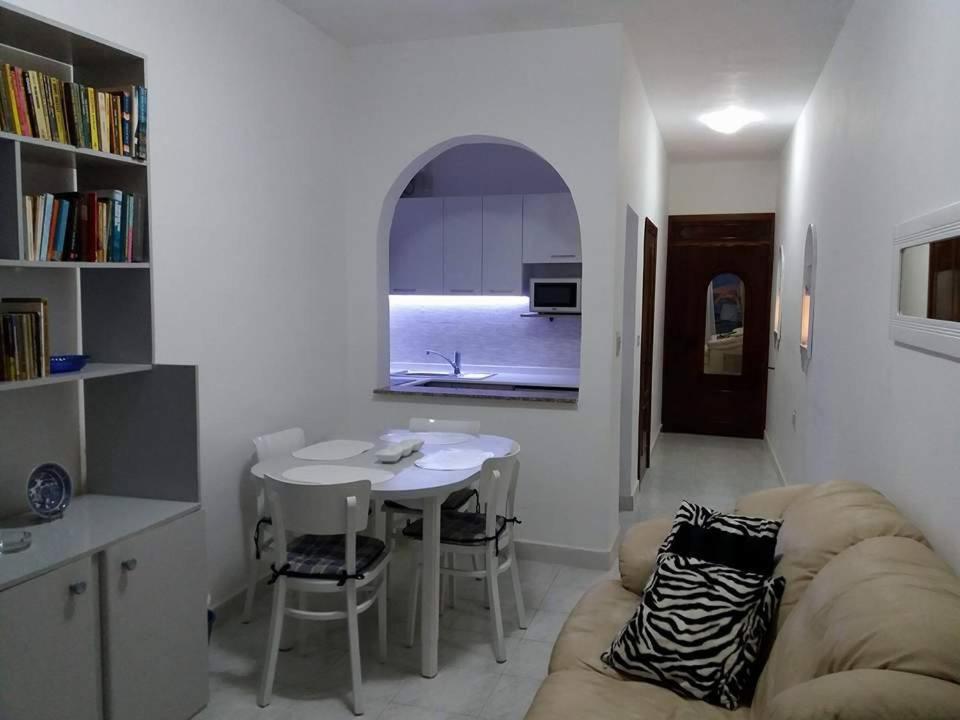 Photo of Beachfront Deluxe Apartment in Iż Żebbuġ, Malta