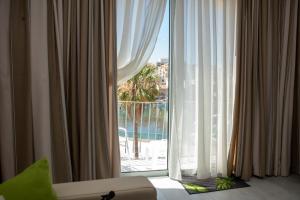 Photo #6 of B & S Accommodation Sea View Apartment in Wied il Għajn, Malta