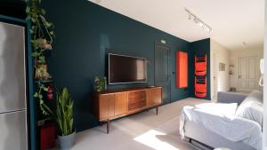 Photo #5 of Cosy Designer Seaview Penthouse with Terrace & BBQ in San Pawl il Baħar, Malta