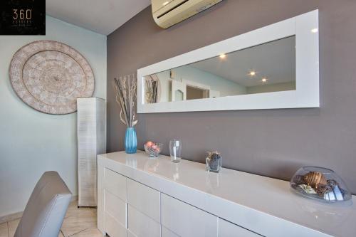 Photo #3 of Sliema Seafront 3BR - opposite Beach - AC & Wifi by 360 Estates in Tas Sliema, Malta
