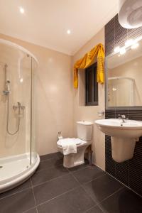 Photo #4 of Spacious Seafront APT with Living, Sofa, WIFI & AC by 360 Estates in Tas Sliema, Malta