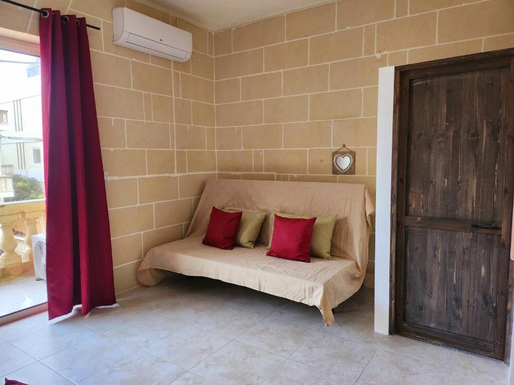 Photo of Palm Court Apartment in Il Munxar, Malta