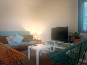 Photo #6 of Beautiful flat with Swimming-pool & Seaview in San Pawl il Baħar, Malta