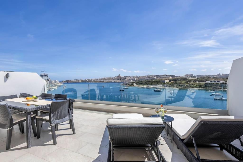 Photo of Modern 3 Bedrooms Penthouse With A Breathtaking Valletta View in Swieqi, Malta