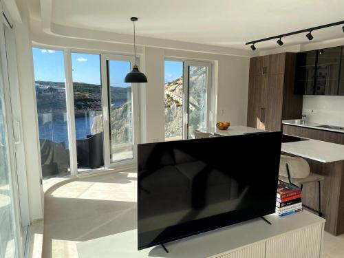 Photo #2 of Water's Edge Suite in Il Munxar, Malta