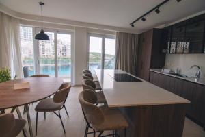 Photo #5 of Water's Edge Suite in Il Munxar, Malta