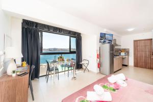 Photo #5 of Islet Promenade Studio with spectacular seaviews by Getawaysmalta in San Pawl il Baħar, Malta