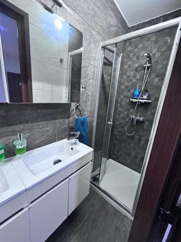 Photo #3 of SeaScape Apartment with Sea Views - 6 Persons , 2 Bathrooms in San Pawl il Baħar, Malta