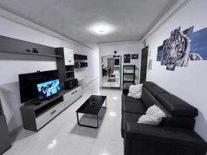 Photo #5 of SeaScape Apartment with Sea Views - 6 Persons , 2 Bathrooms in San Pawl il Baħar, Malta