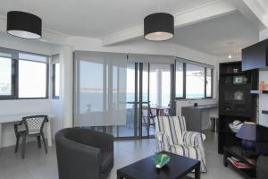 Photo #4 of Mel 1 2bed Seaview In Ghadira By Homely in Il Mellieħa, Malta