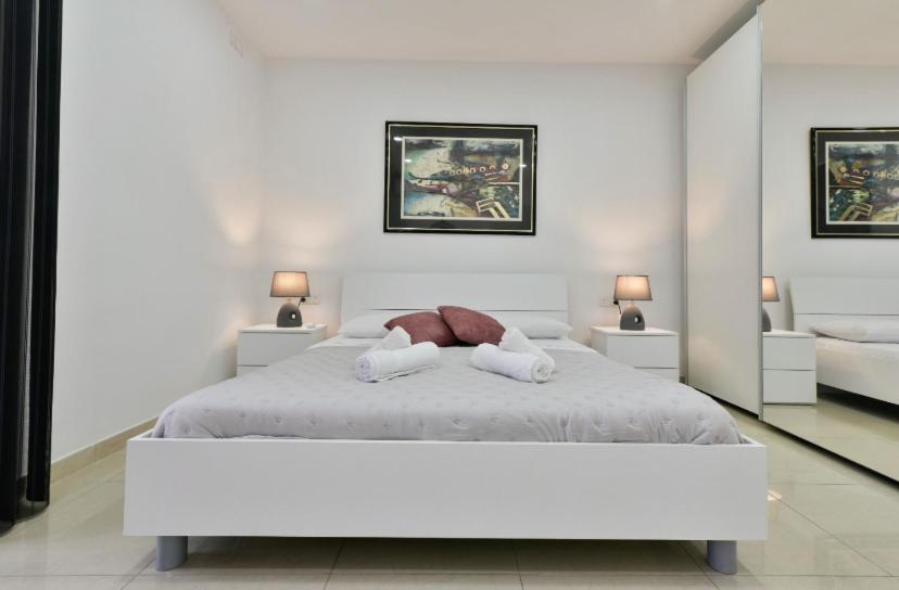 Photo of Sea view apartment in Birżebbuġa, Malta