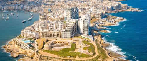 Photo #2 of Exceptional 3-bedroom apartment, Sliema - Tigne Point! in Sliema, Malta