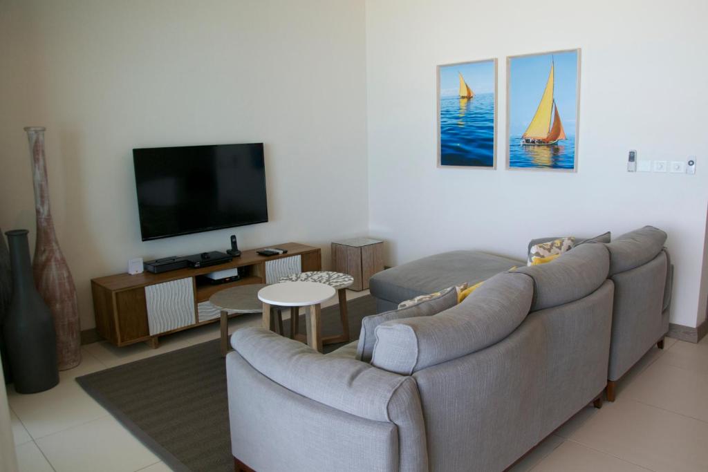 Photo of Summer Breeze Beachfront Luxury Apartment Pointe d'Esny in Pointe d Esny, Mauritius