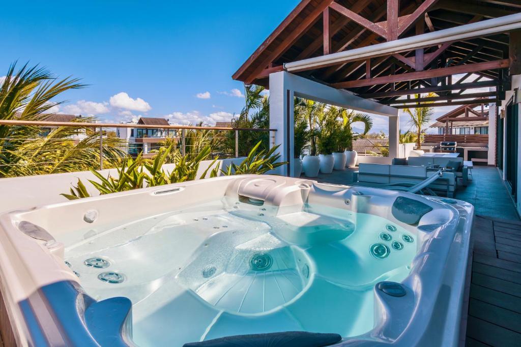 Photo #1 of Luxury Penthouse with Jacuzzi, 2 min to Beach in Mont Choisy, Mauritius