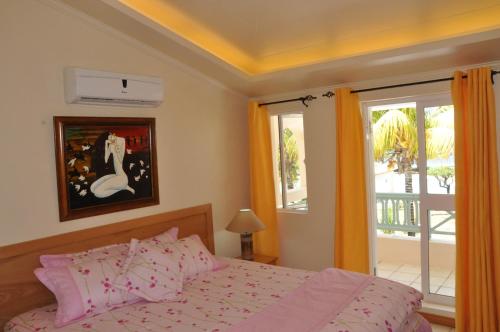 Photo #2 of Villas Right ON the Beach Belle Mare in Quatre Cocos, Mauritius