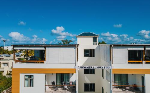 Photo #2 of Cozy Penthouse - Near restaurants and beaches in Grand Baie, Mauritius