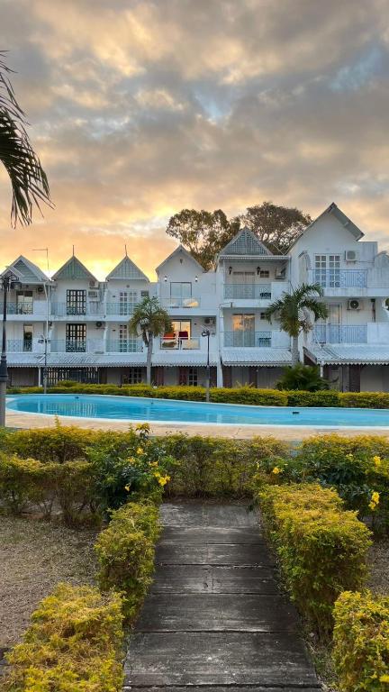 Photo #1 of Pereybere 3 Bedroom Beach Apartment in Grand Baie, Mauritius