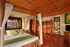 Photo #6 of Safari Island in Mushimasgali, Maldives
