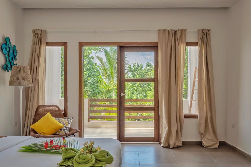 Photo #1 of Shaviyani Retreat in Ukulhas, Maldives