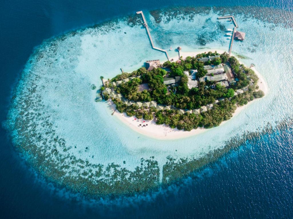 Photo #1 of Eriyadu Island Resort in Kaafu Atoll, Maldives