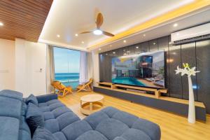Photo #6 of Blue Sky Beach in Hulhumalé, Maldives