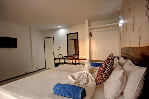 Photo #3 of Crown Beach Villas with direct access to the Bikini Beach in Dhiffushi, Maldives