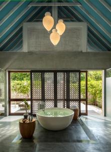 Photo #5 of Four Seasons Resort Maldives at Landaa Giraavaru in Republic of Maldives, Maldives