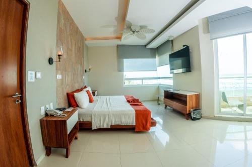 Photo #2 of Artisan Playa Esmeralda Family Beach Hotel in Playa de Chachalacas, Mexico