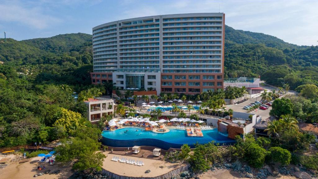 Photo of Azul Ixtapa Grand All Inclusive Suites - Spa & Convention Center in Ixtapa Zihuatanejo, Mexico