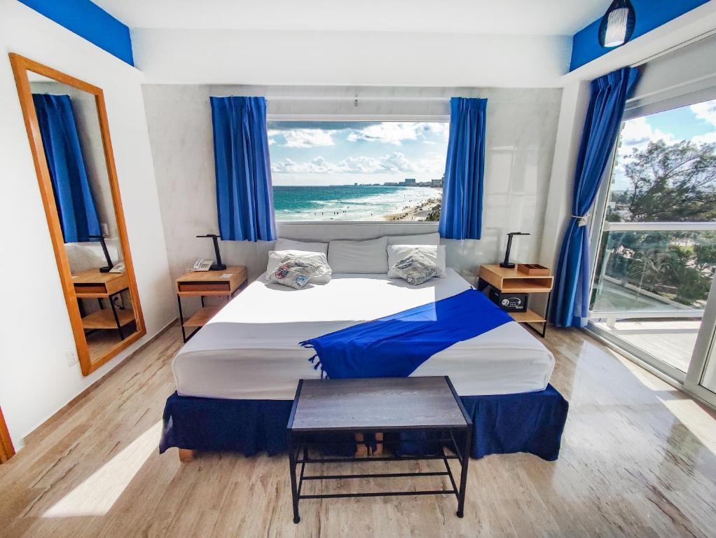 Photo #1 of Paradise Beachfront & Nightlife Heart in Cancún, Mexico