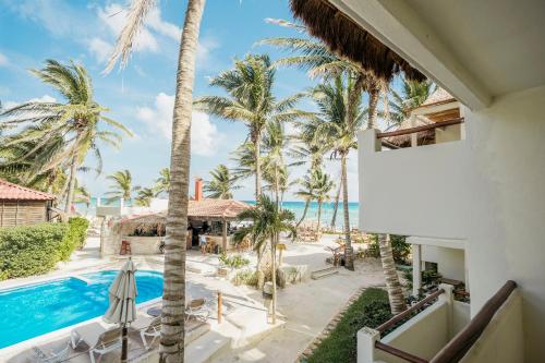 Photo #3 of Petit Lafitte Beach Front Hotel & Bungalows in Cancun, Mexico