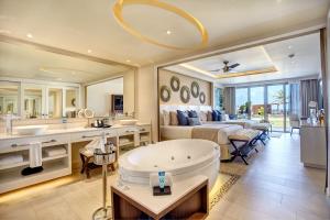 Photo #6 of Royalton Riviera Cancun, An Autograph Collection All-Inclusive Resort & Casino in Cancún, Mexico