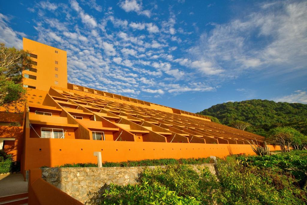 Photo of Las Brisas Ixtapa in Ixtapa Zihuatanejo, Mexico